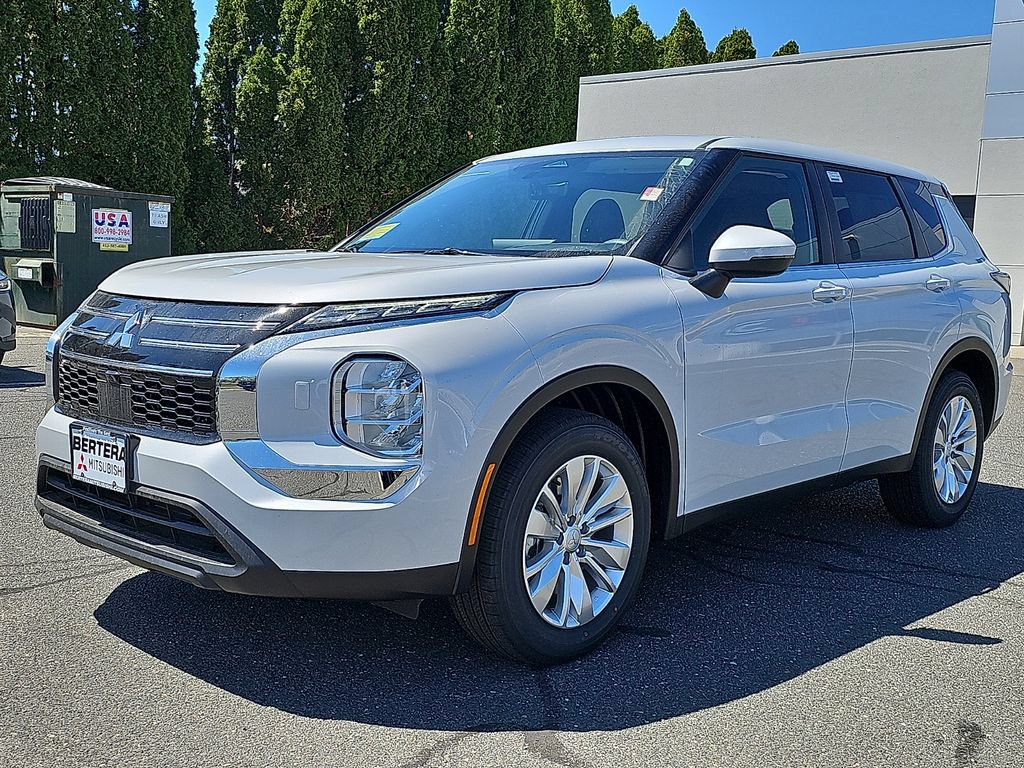 New 2026 Mitsubishi Outlander ES AWD/4WD image 2