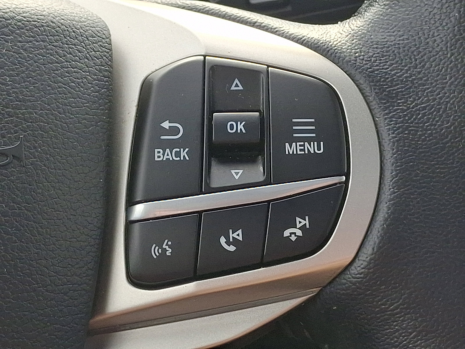 Used 2021 Ford Explorer XLT w/ Equipment Group 202A image 25