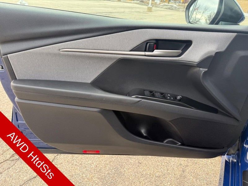 Used 2025 Toyota Camry LE w/ Convenience Package image 19