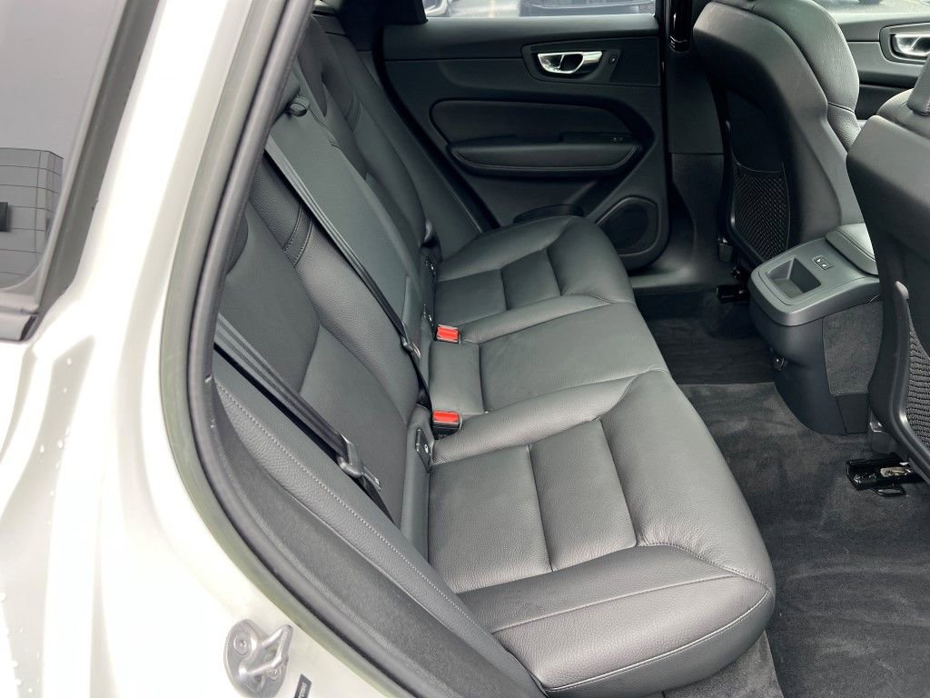 Certified 2023 Volvo XC60 B5 Plus w/ Climate Package image 16