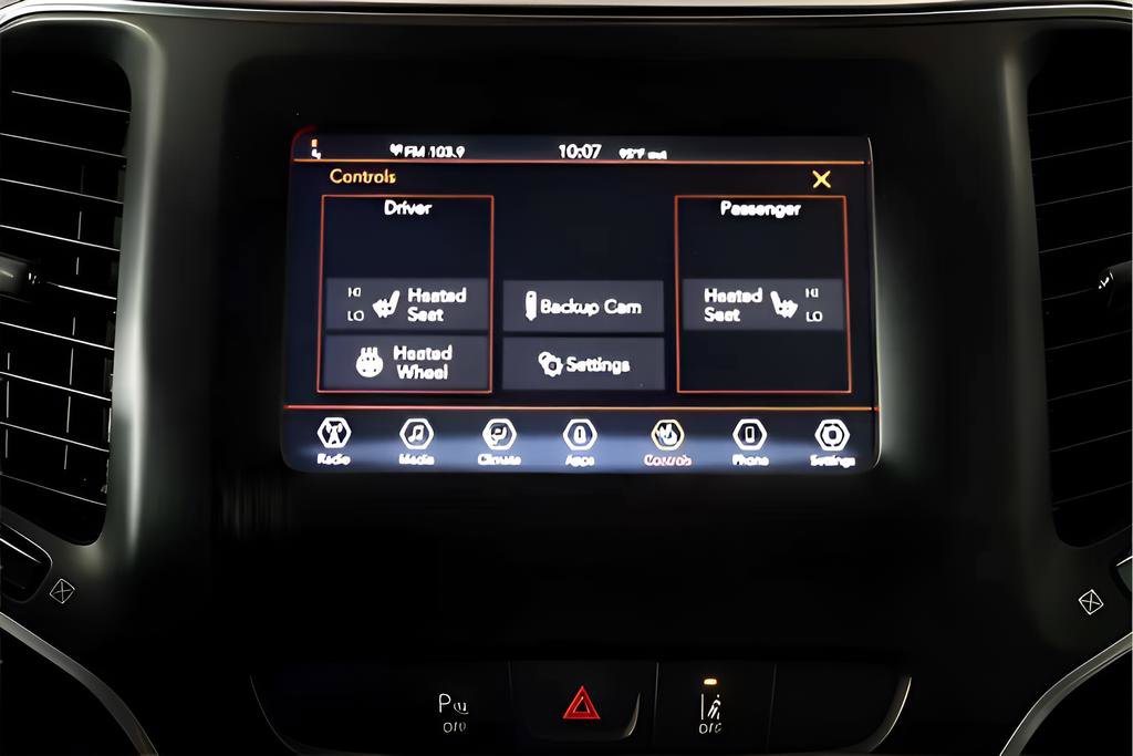 Used 2021 Jeep Cherokee Latitude Plus FWD image 27