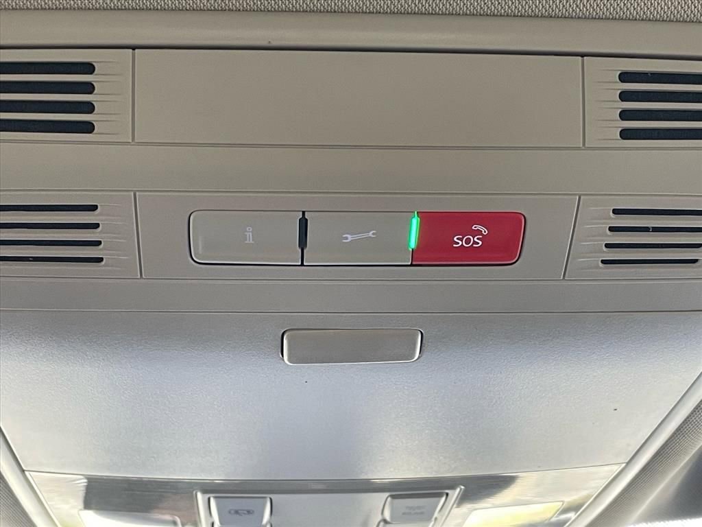 Used 2023 Volkswagen Taos SE image 15