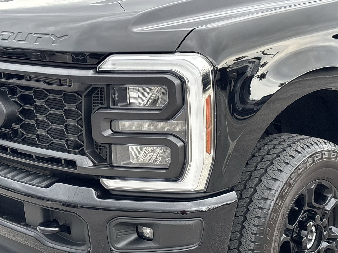Used 2025 Ford F250 XL w/ STX Appearance Package AWD/4WD image 6