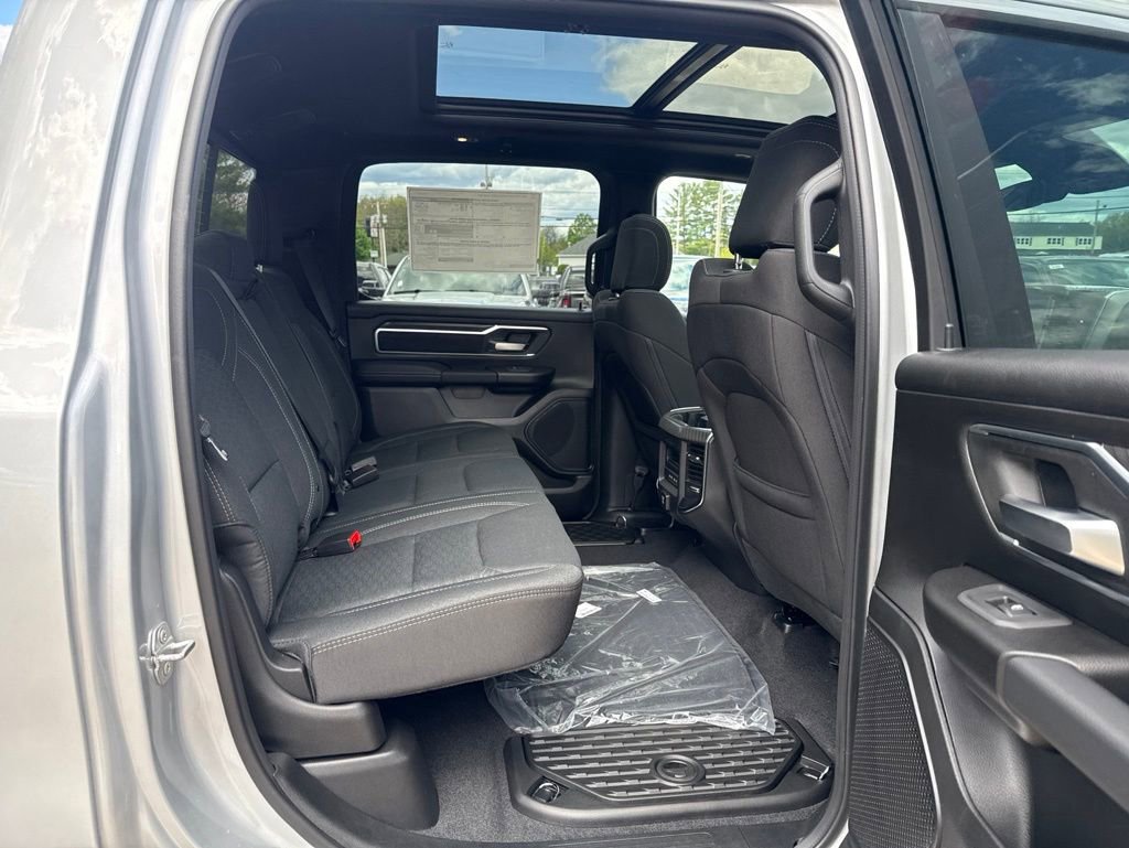 New 2026 RAM 1500 4x4 Crew Cab image 27