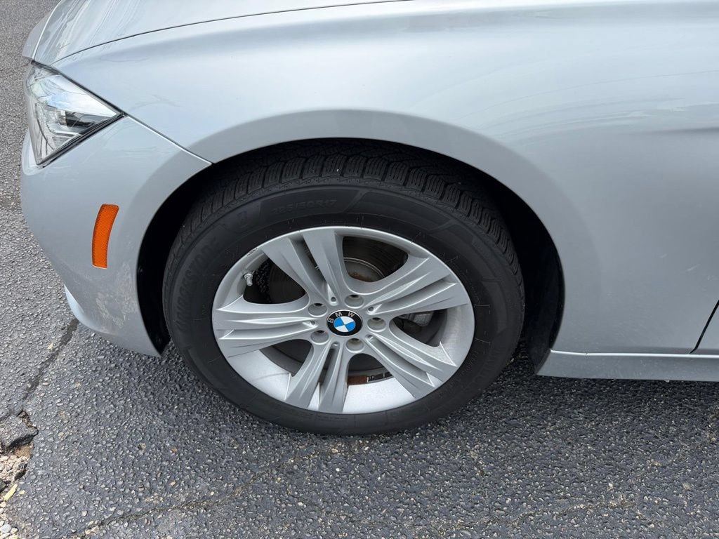 Used 2018 BMW 330i xDrive Sedan w/ Convenience Package AWD/4WD image 12