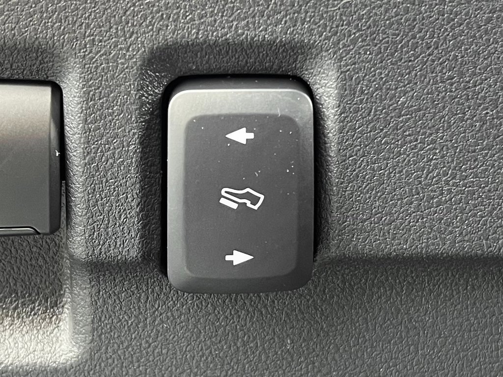 Used 2025 Ford F250 Platinum image 28