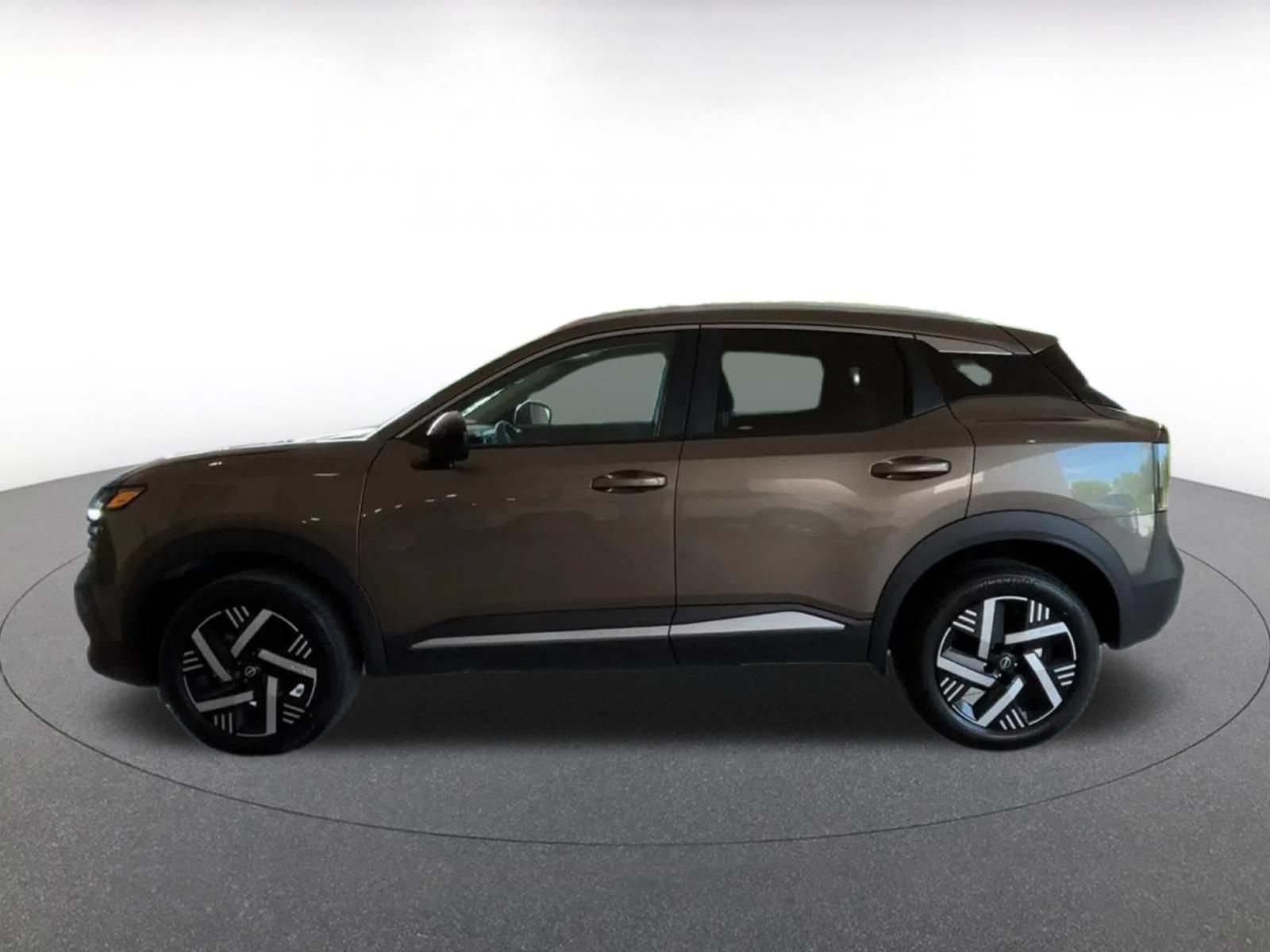 Used 2026 Nissan Kicks SV w/ Cold Weather Package FWD image 9