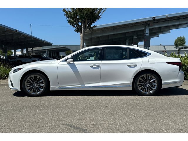 Used 2022 Lexus LS 500 w/ Cold Weather Package (CK) RWD image 7