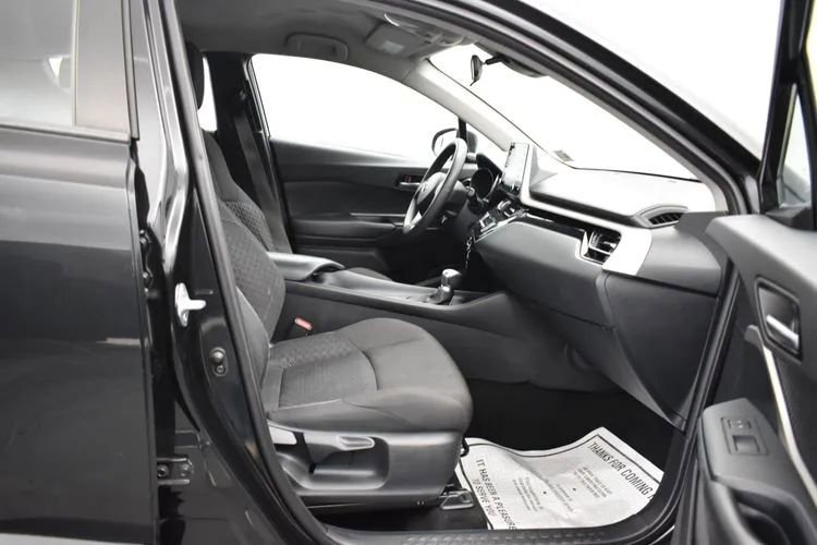Used 2020 Toyota C-HR LE FWD image 17