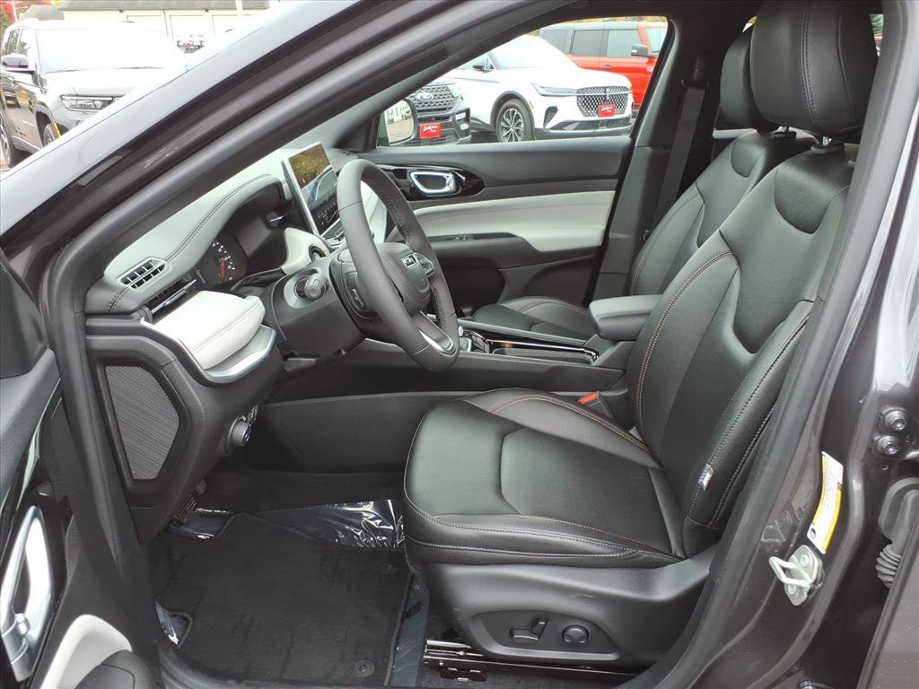 Used 2024 Jeep Compass Limited image 13