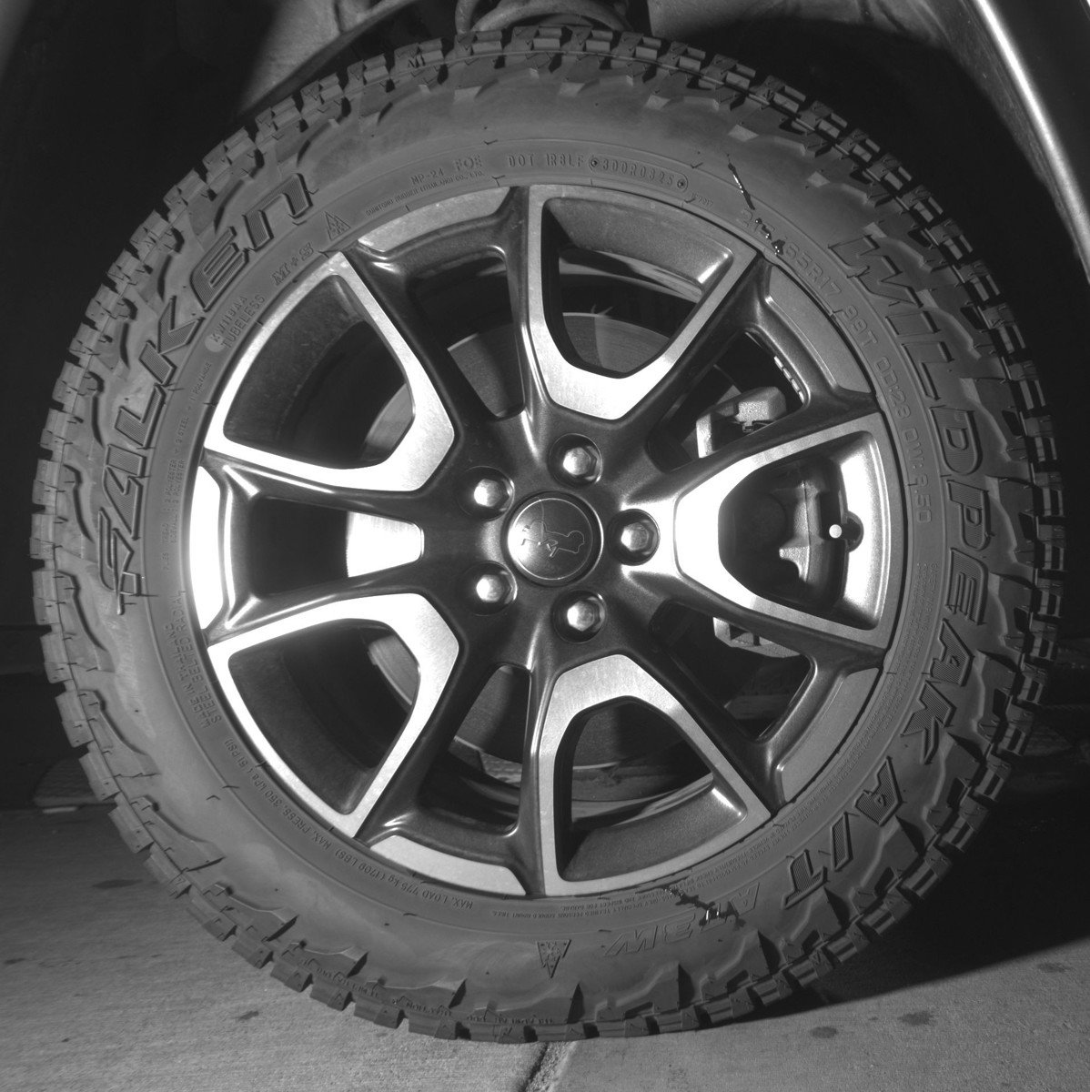 Used 2025 Jeep Compass Trailhawk image 13