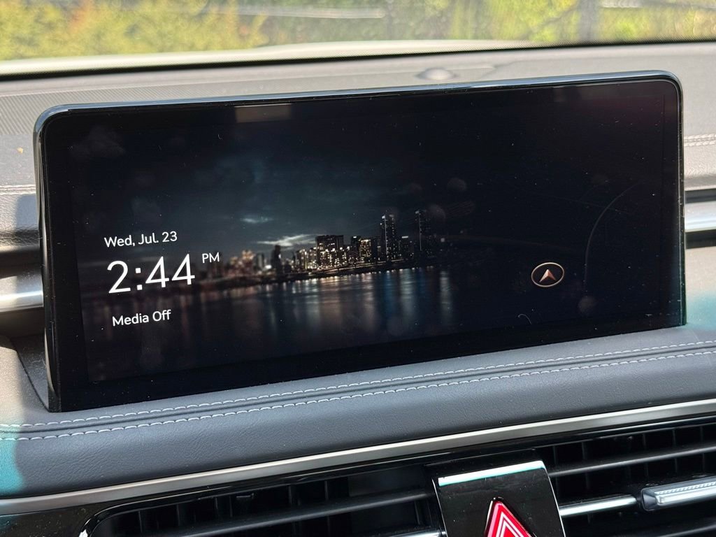 Used 2025 Genesis G70 2.5T image 29