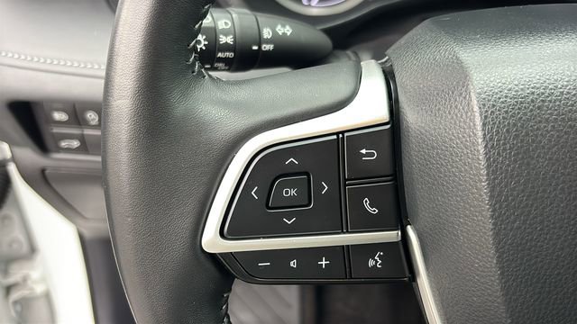 Used 2025 Toyota Highlander LE AWD/4WD image 18
