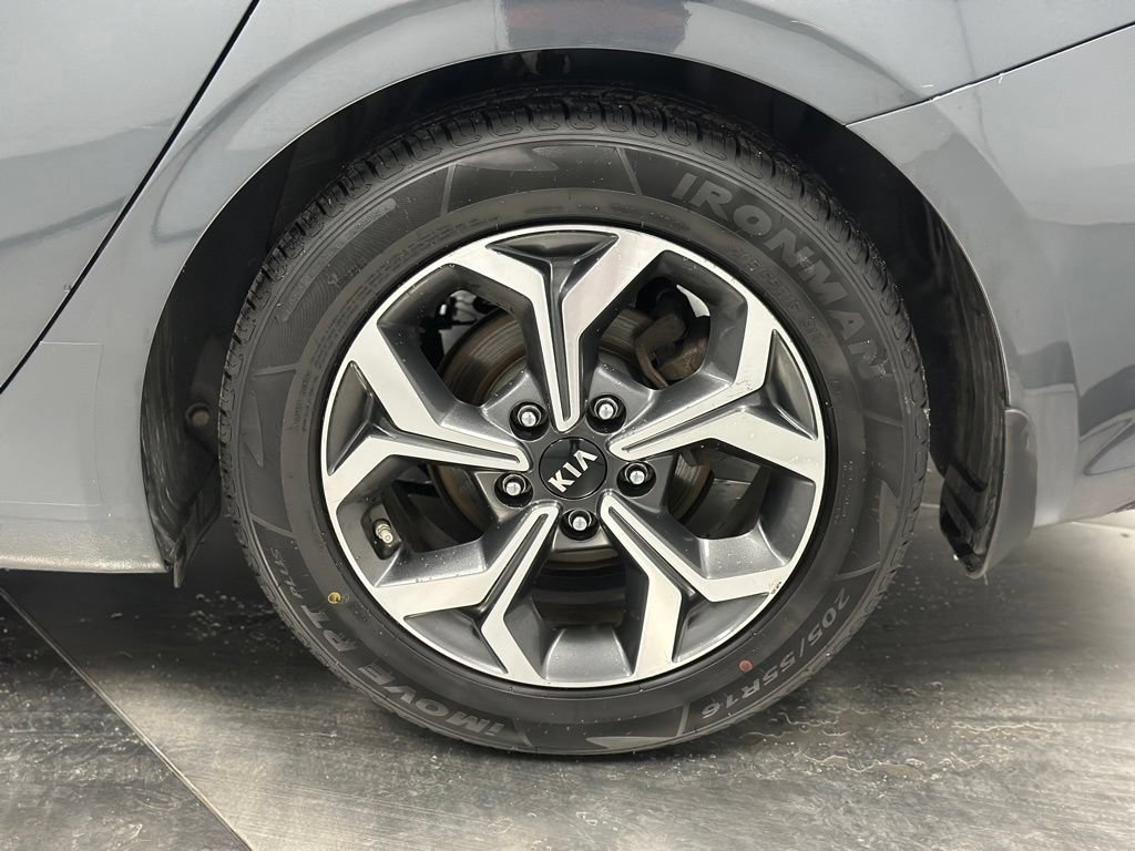 Used 2020 Kia Forte LXS FWD image 21