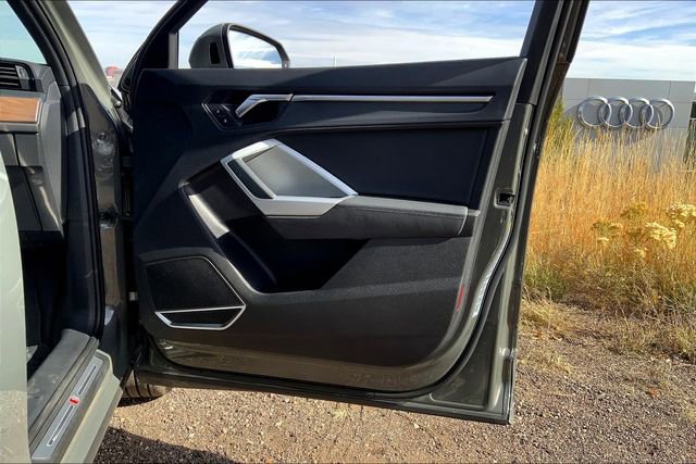 Certified 2021 Audi Q3 2.0T Premium Plus w/ Premium Plus Package image 27