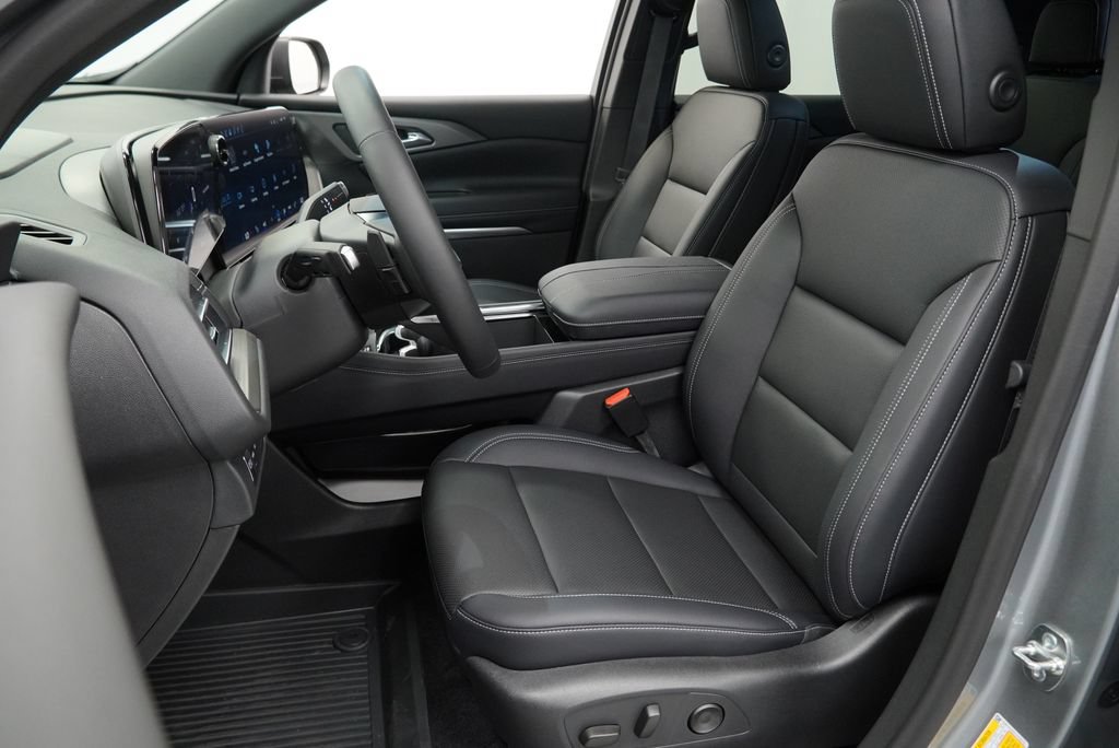 New 2026 Chevrolet Traverse LT w/ Driver Confidence Package AWD/4WD image 7