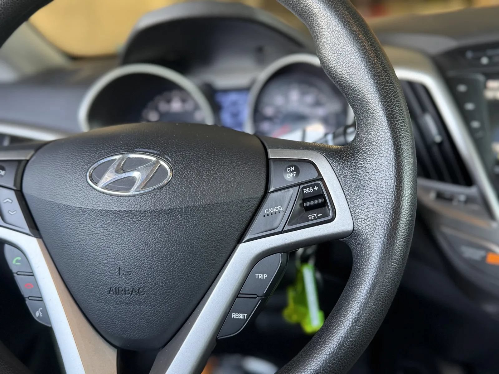 Used 2012 Hyundai Veloster FWD image 23