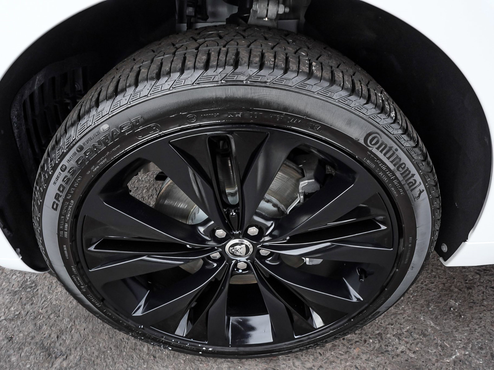 Used 2026 Jaguar F-PACE R-Dynamic S image 8