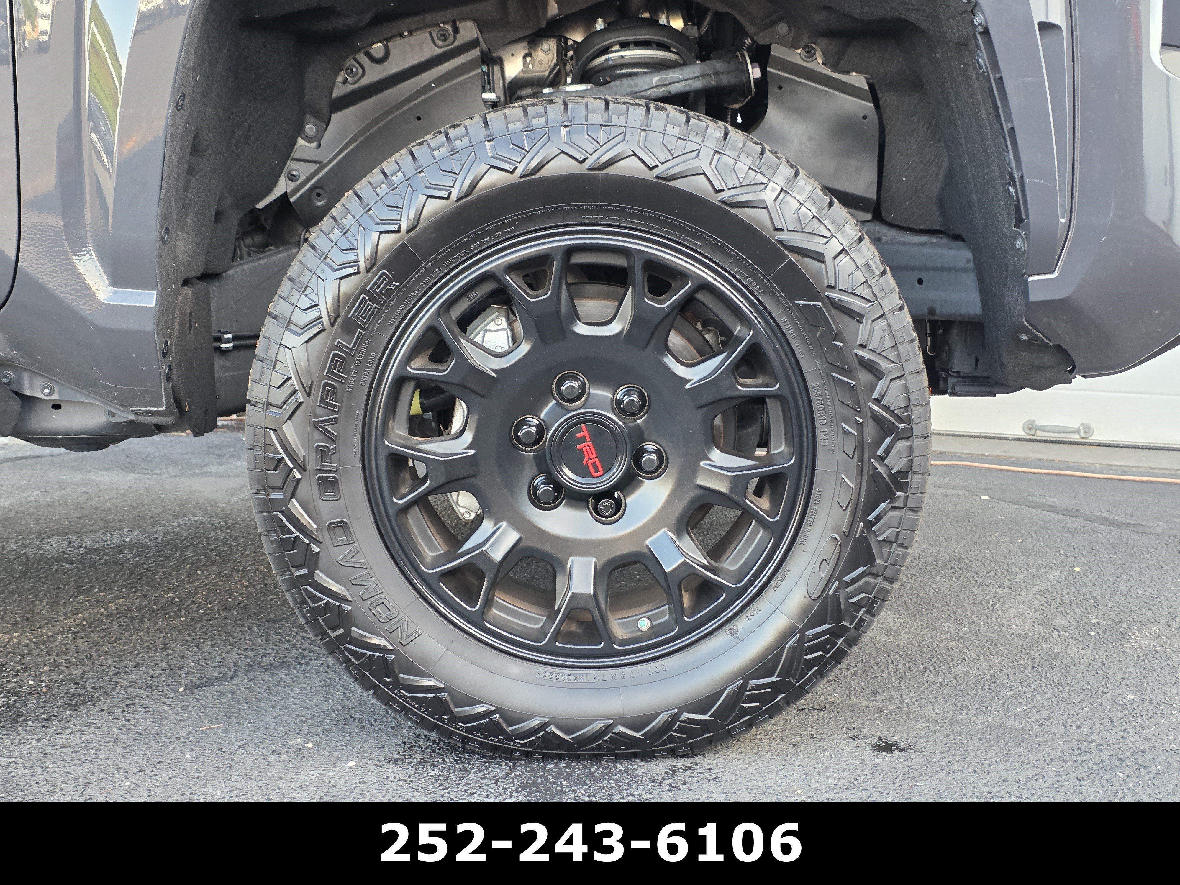 Used 2025 Toyota Tacoma SR5 AWD/4WD image 43