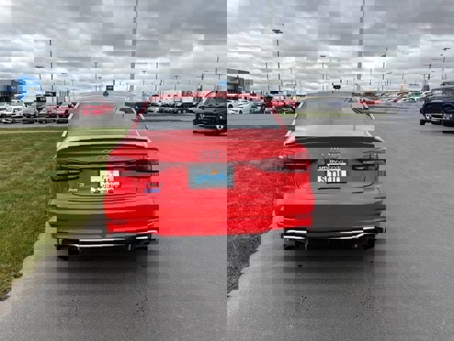 Used 2018 Audi RS 3 w/ Technology Package image 4