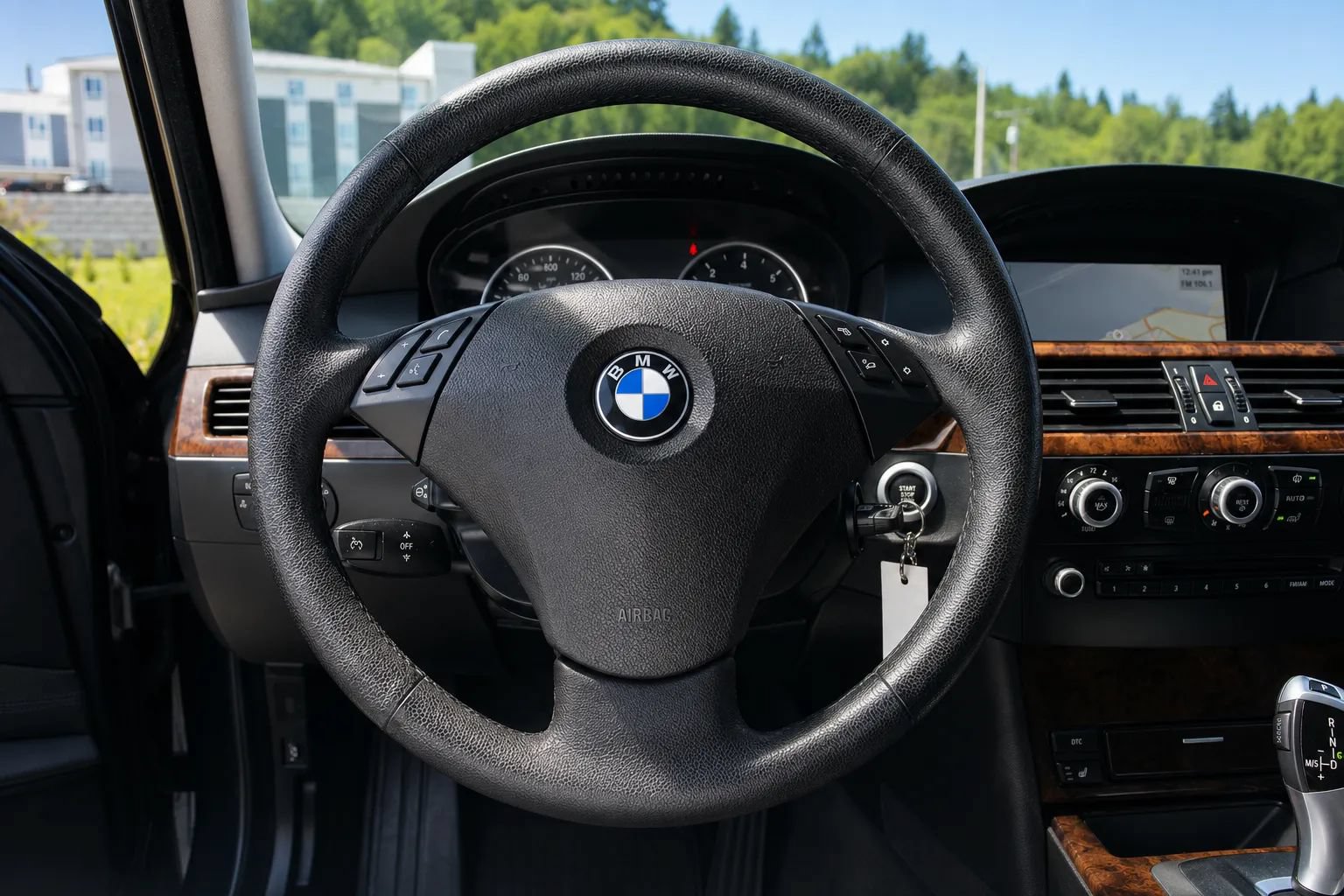 Used 2010 BMW 535i xDrive Sedan AWD/4WD image 11