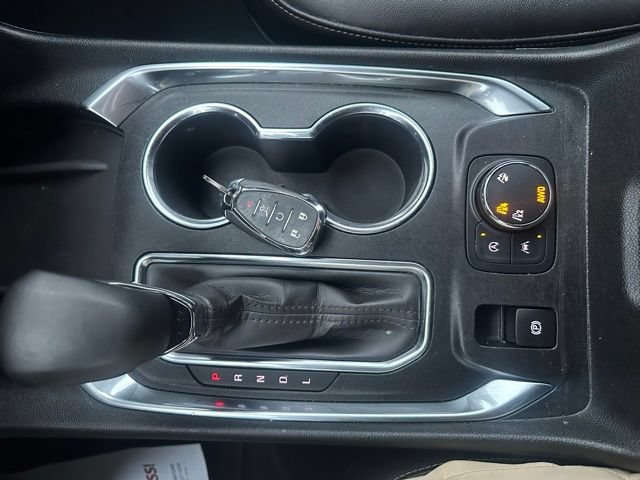 Certified 2023 Chevrolet Traverse LT AWD/4WD image 38