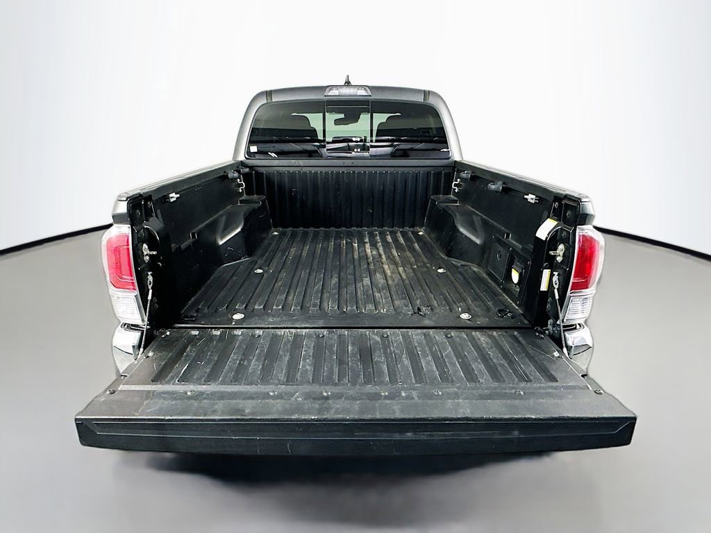 Used 2020 Toyota Tacoma TRD Off-Road AWD/4WD image 29