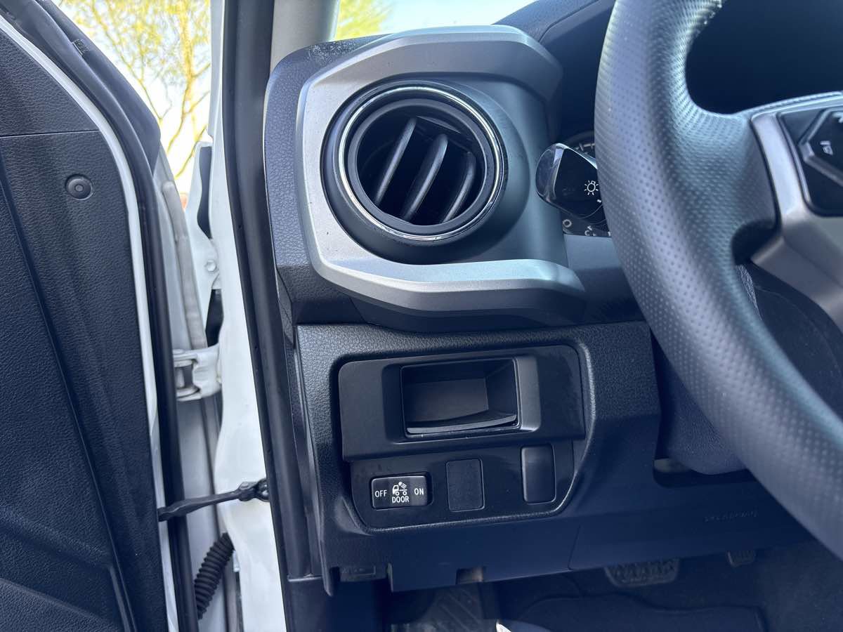 Used 2017 Toyota Tacoma SR5 w/ Tow Package image 22