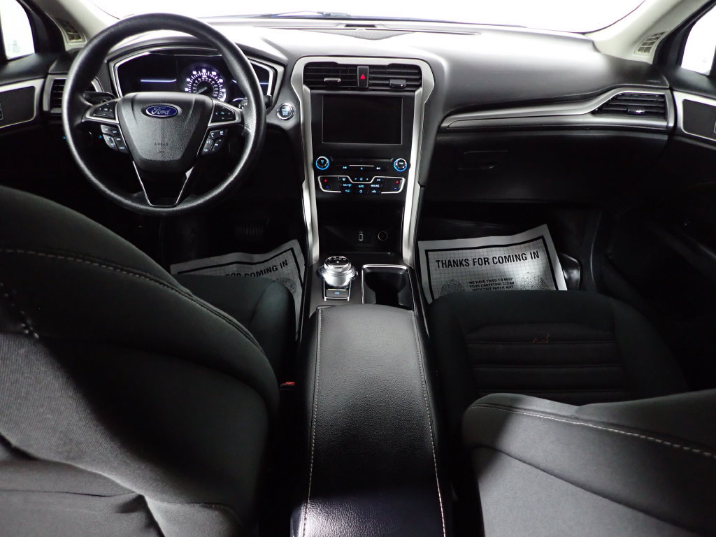 Used 2017 Ford Fusion SE w/ Fusion SE Technology Package FWD image 28