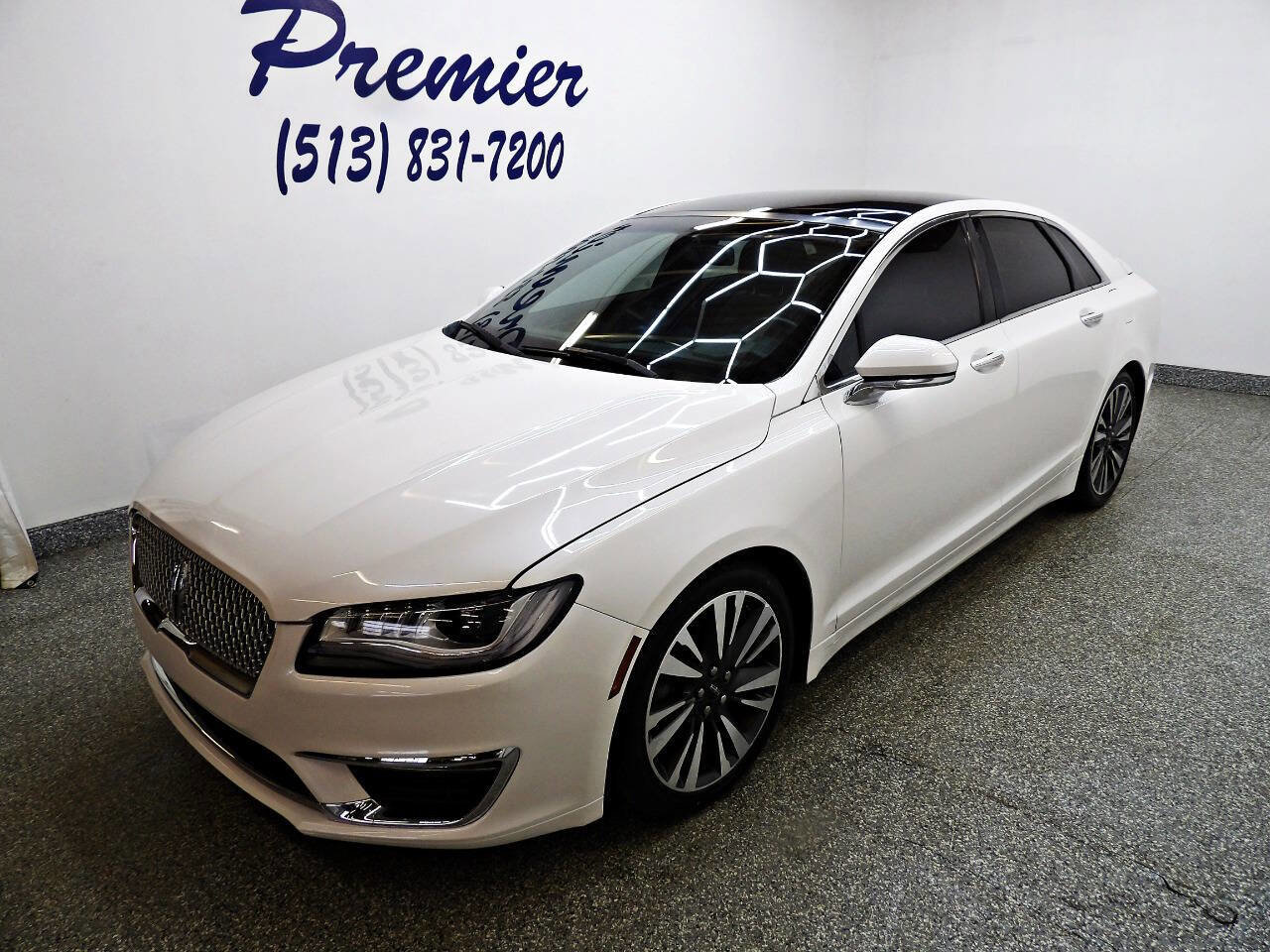 Used 2017 Lincoln MKZ Reserve image 1