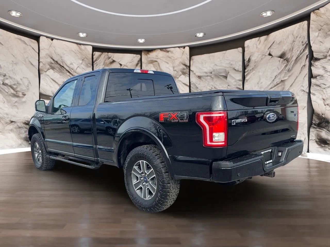 Used 2016 Ford F150 XLT w/ Equipment Group 302A Luxury image 9