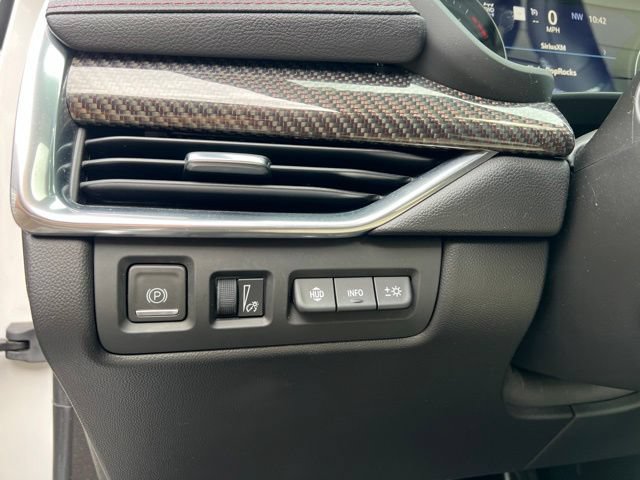 Used 2021 Cadillac XT4 Sport AWD/4WD image 26