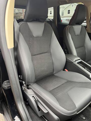 Used 2011 Volvo XC60 3.2 R-Design FWD image 16