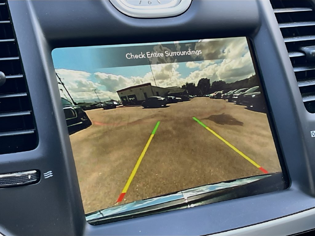 Used 2023 Chrysler 300 Touring RWD image 13