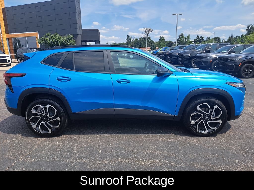 Used 2025 Chevrolet Trax RS w/ Sunroof Package FWD video 2