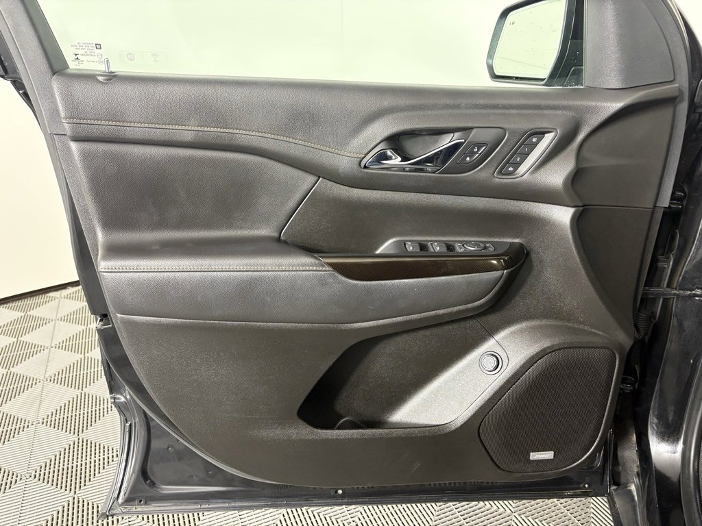 Used 2022 GMC Acadia AT4 w/ Technology Package image 13