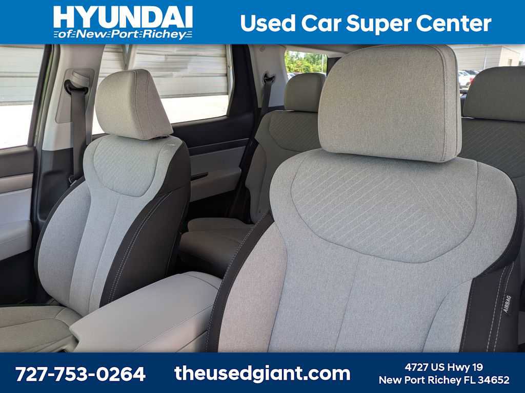 Used 2025 Hyundai Palisade SE FWD image 7