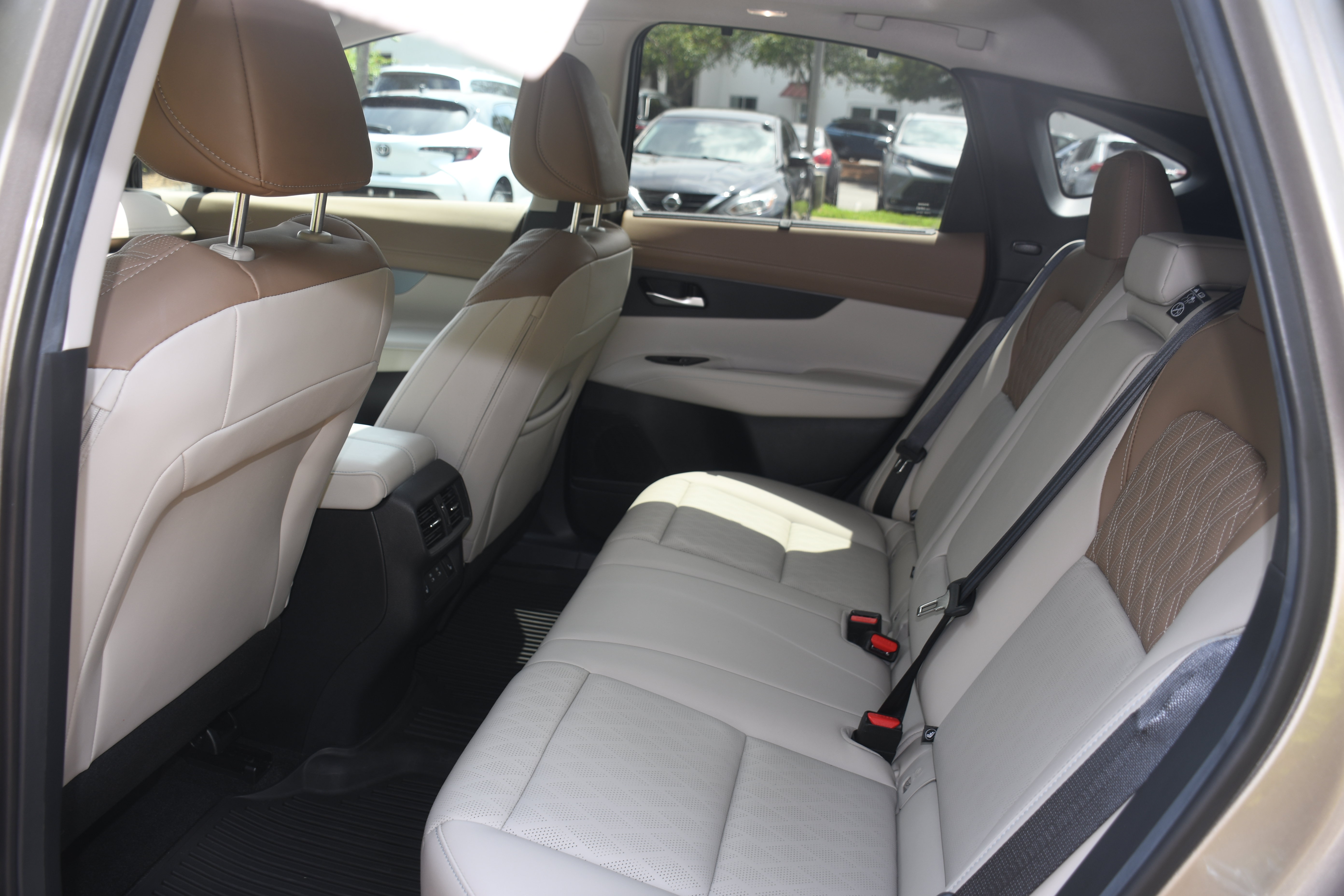 Used 2025 Nissan Murano Platinum w/ Cargo Package AWD/4WD image 18