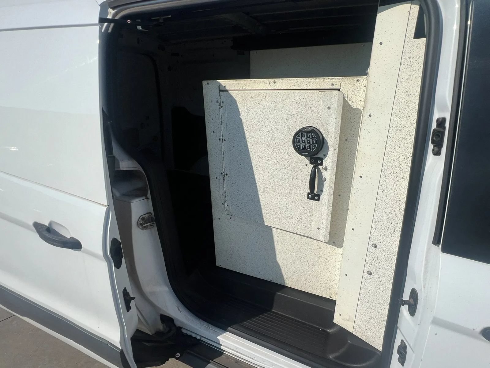 Used 2015 Ford Transit Connect XL FWD image 22