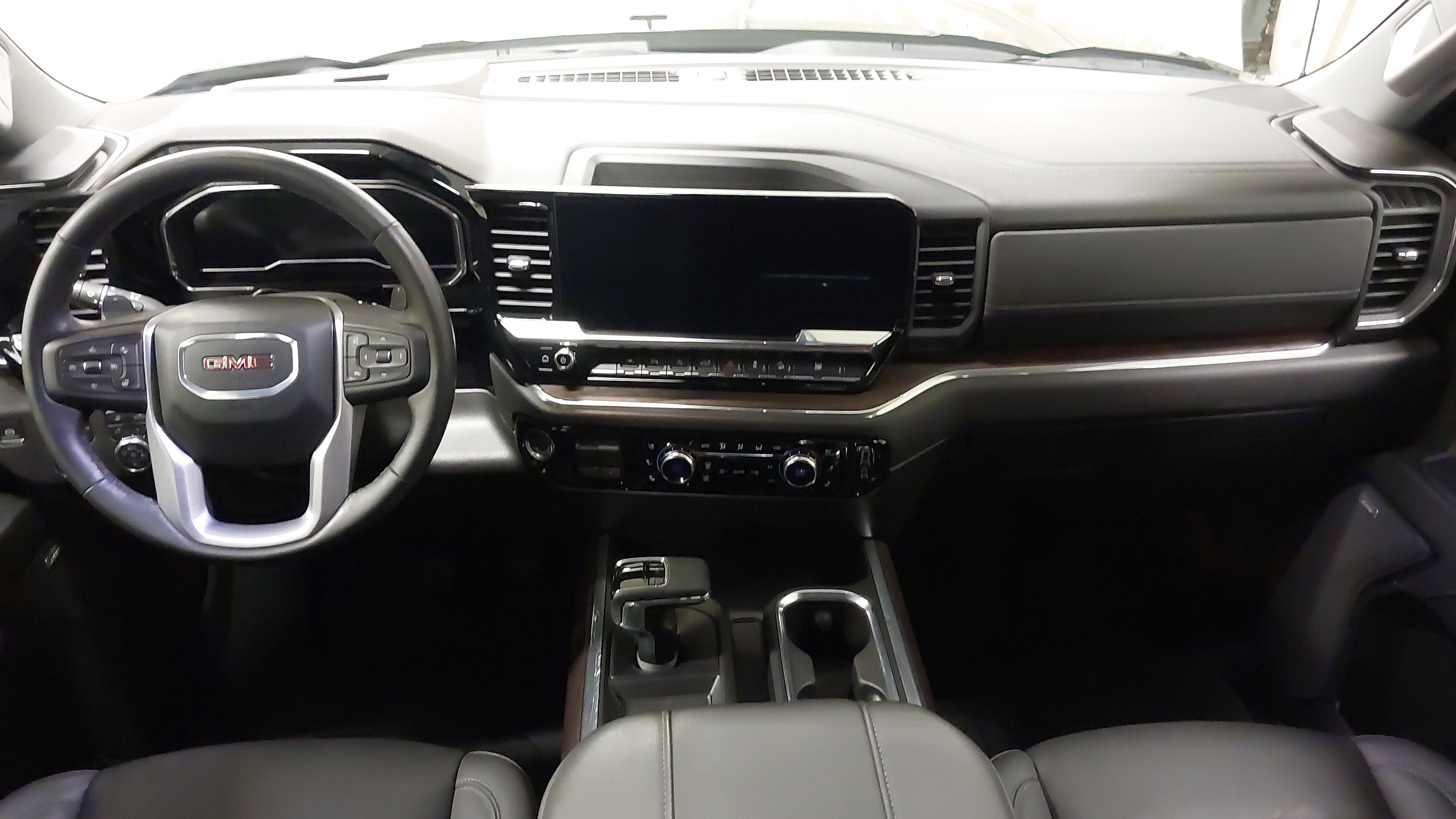 Used 2024 GMC Sierra 1500 SLT w/ SLT Premium Plus Package image 32