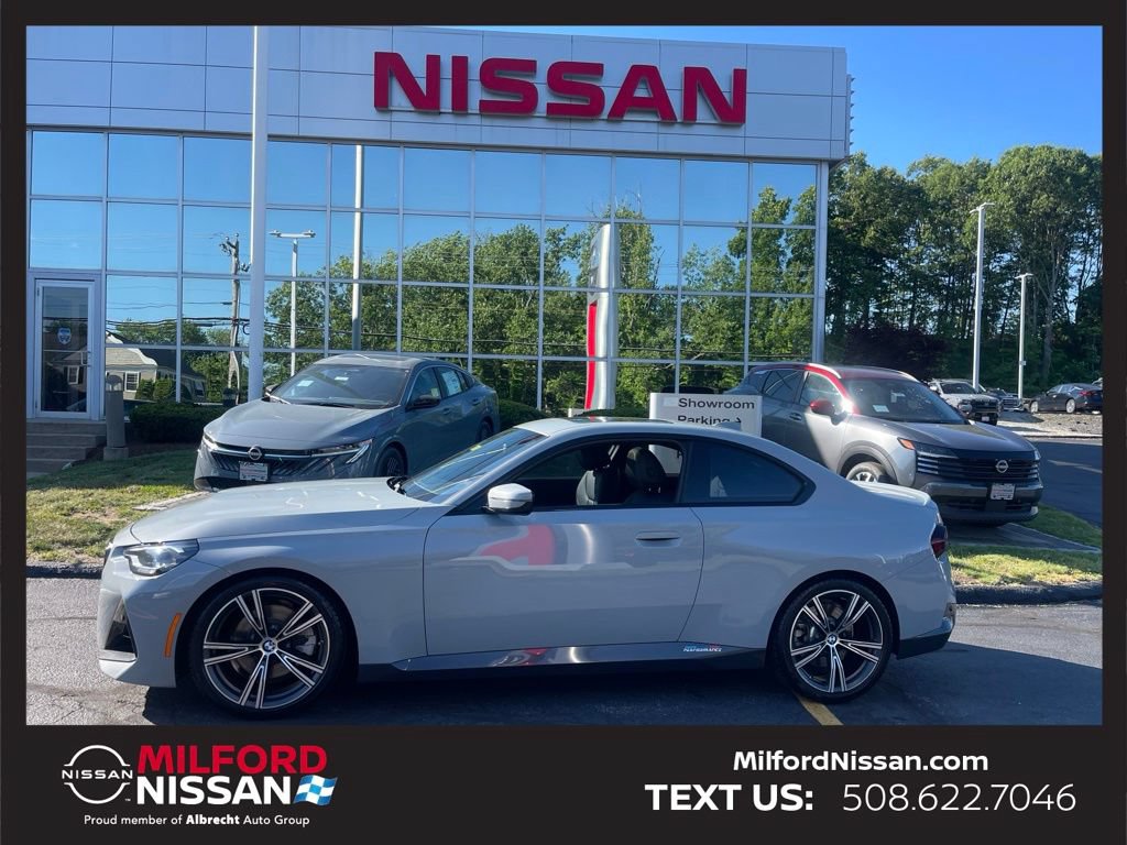 Used 2022 BMW 230i Coupe w/ M Sport Package RWD image 2