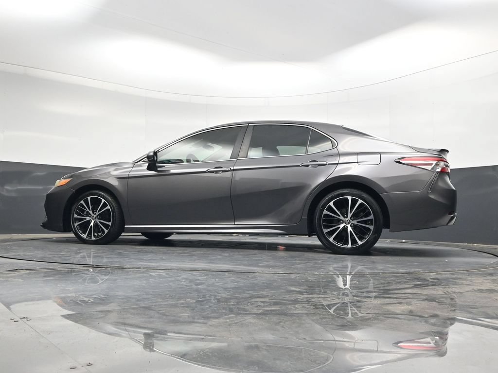 Used 2020 Toyota Camry SE FWD image 29