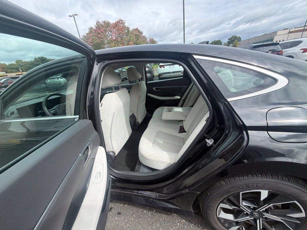 Used 2025 Hyundai Sonata SEL FWD image 23