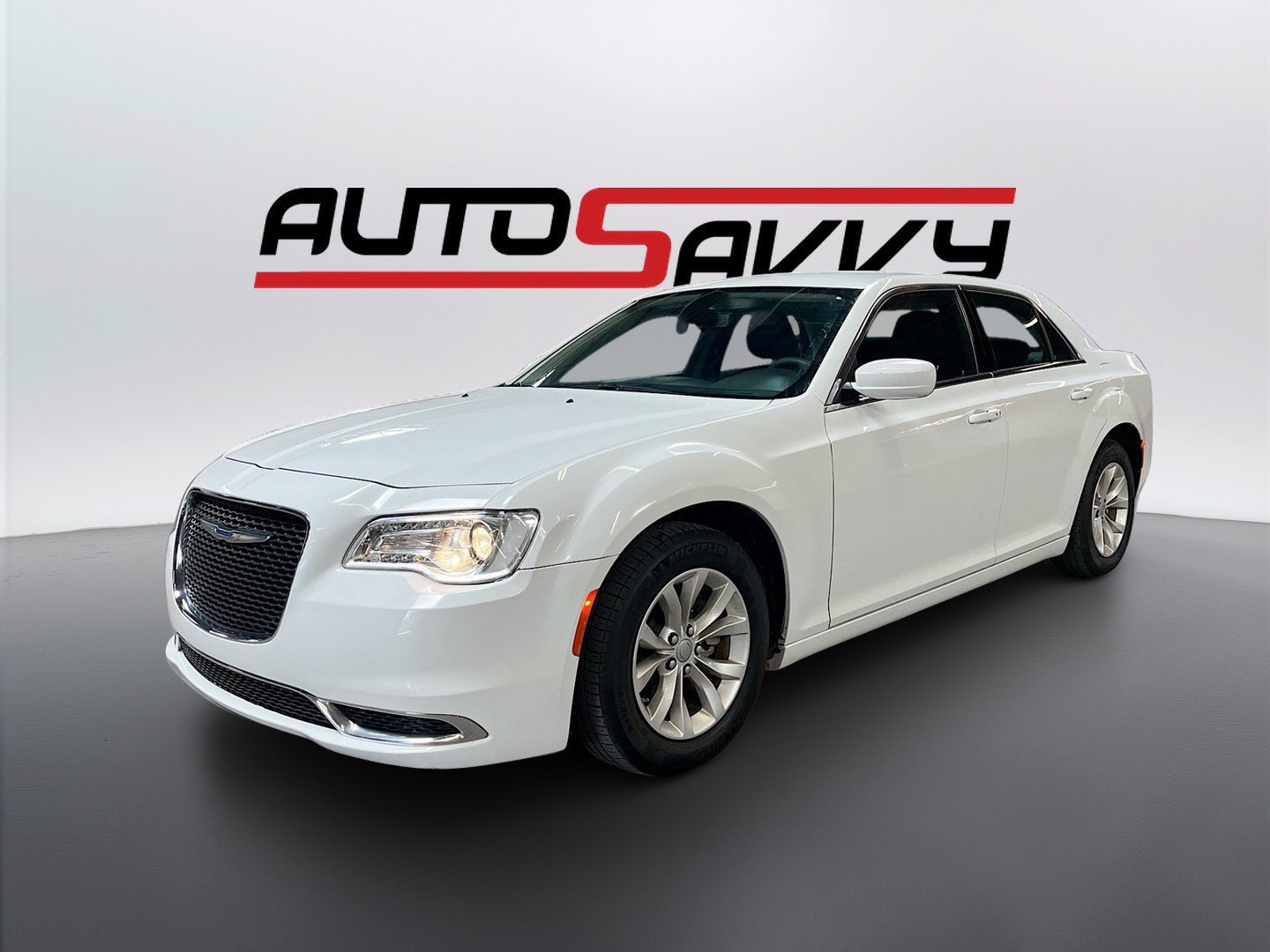 Used 2023 Chrysler 300 Touring RWD image 3