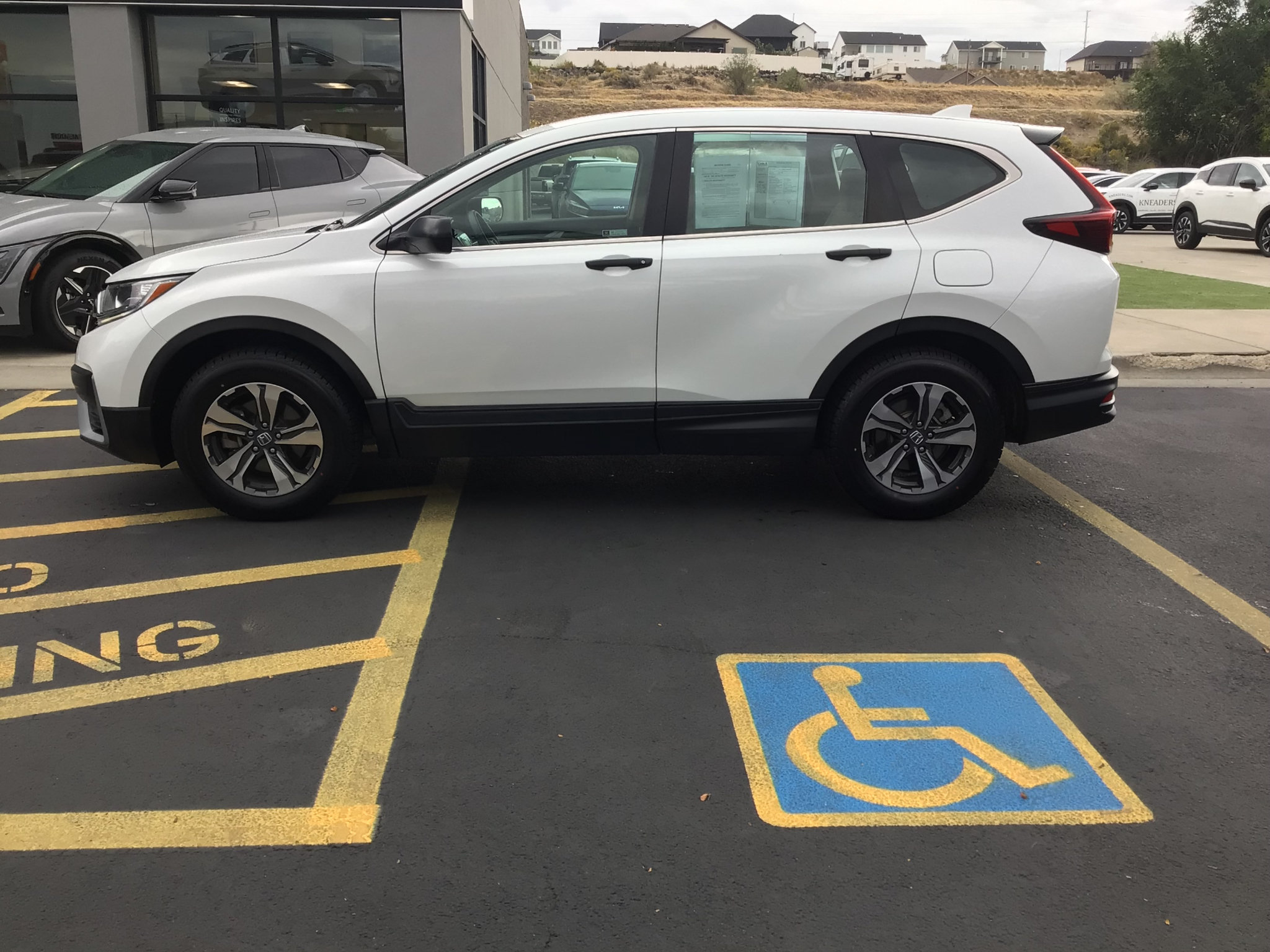Used 2020 Honda CR-V LX image 3