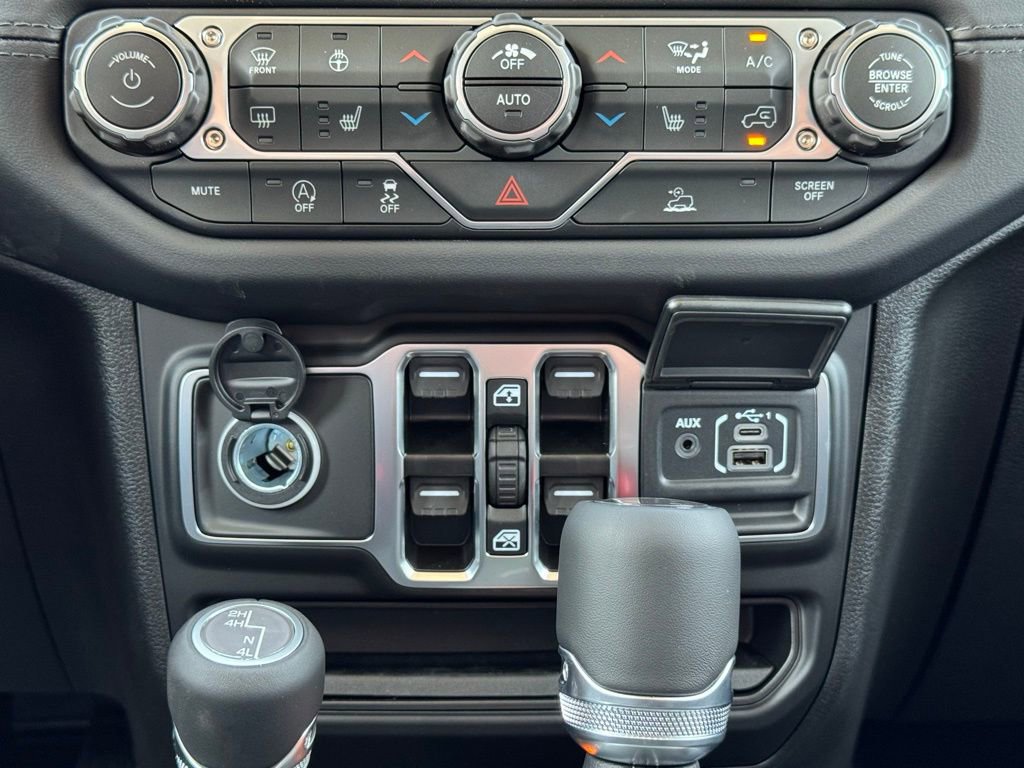 New 2025 Jeep Gladiator Sport w/ Premium Package image 18
