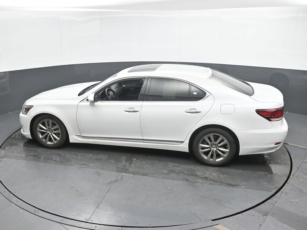 Used 2013 Lexus LS 460 AWD w/ Comfort Pkg image 24
