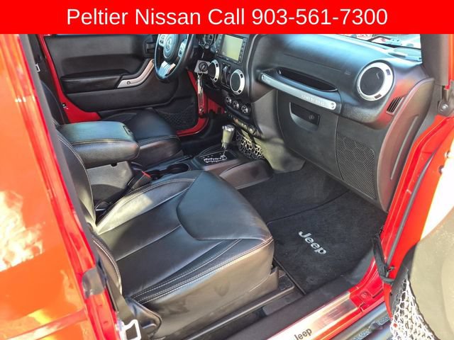 Used 2015 Jeep Wrangler Rubicon AWD/4WD image 11