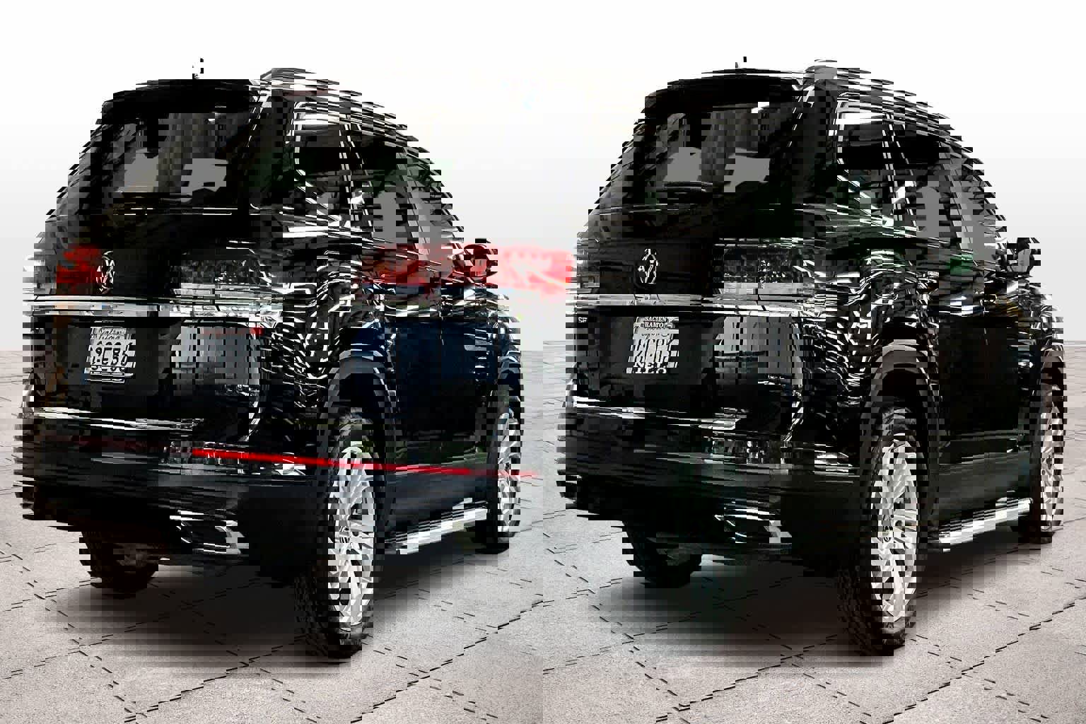 Used 2023 Volkswagen Atlas SE w/ Panoramic Sunroof Package image 16