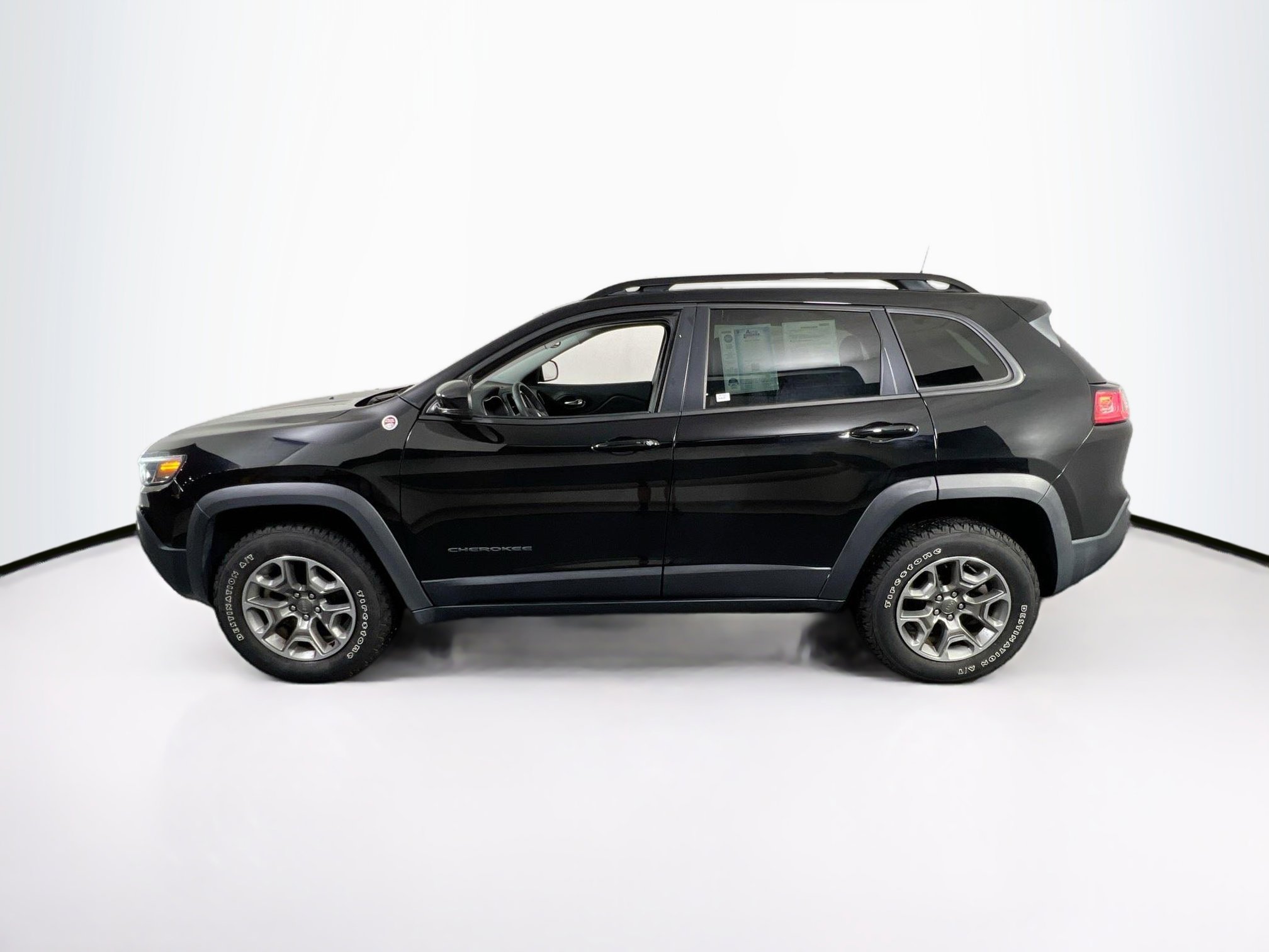Used 2022 Jeep Cherokee Trailhawk w/ Sun, Sound & Nav Group image 8
